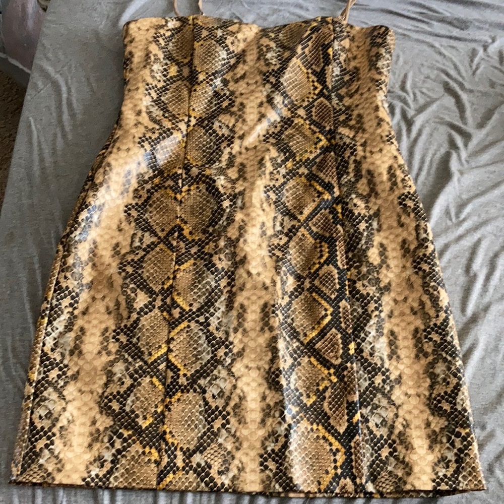yellow bodycon dress (party style) pleather snake print. size 2